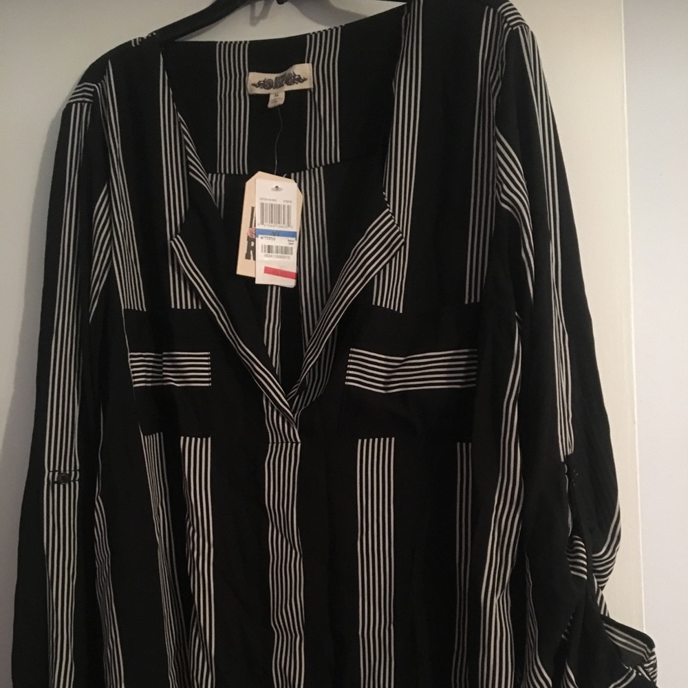 Black blouse brand new from Macys